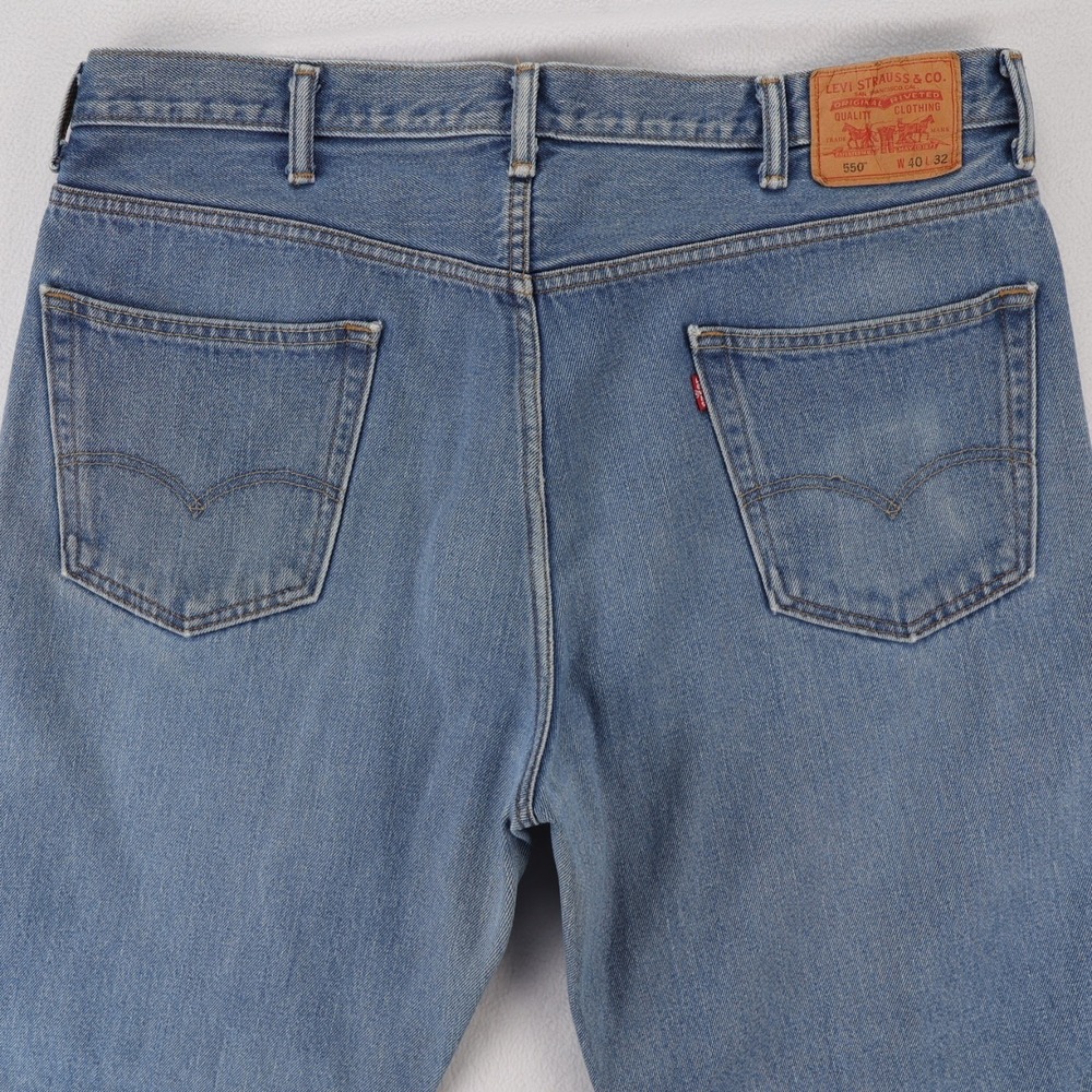 Levis 550 Relaxed Fit Tapered Leg Jeans Mens 40x32 Medium Wash Blue Denim